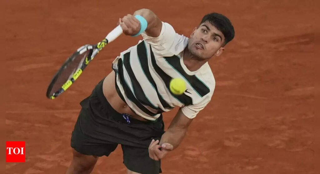 French Open 2025: Carlos Alcaraz fights into last-16 as Iga Swiatek, Aryna Sabalenka progress | Tennis News