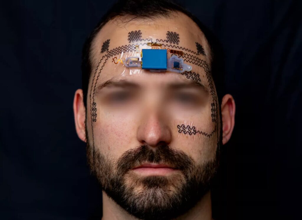 This stick-on e-tattoo tracks mental fatigue in real time