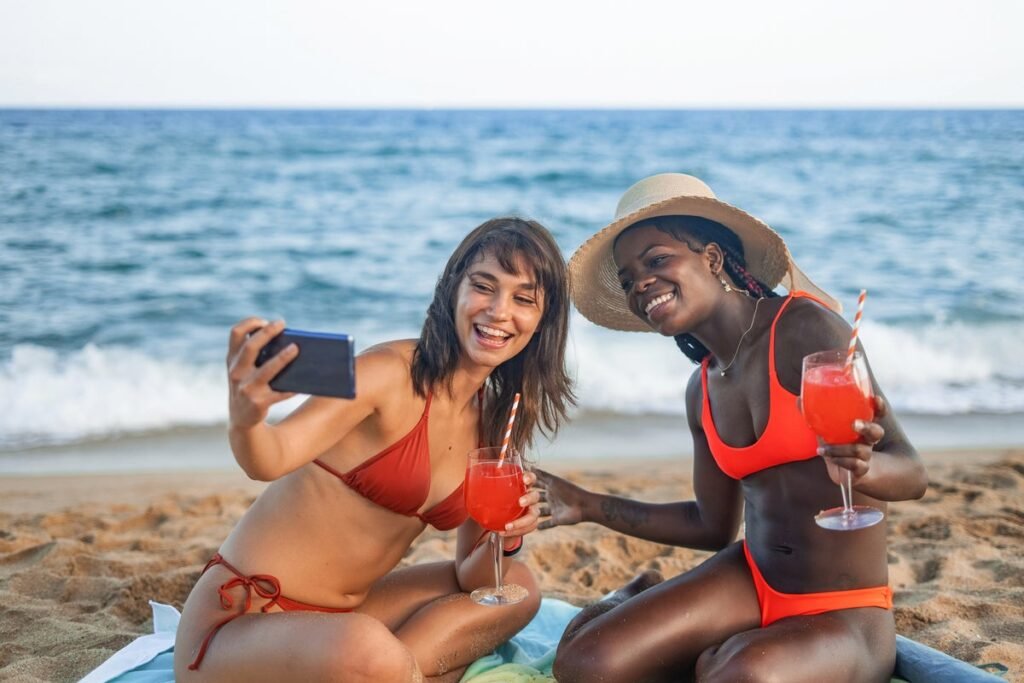 When you want to say ‘yes’ but your wallet says ‘no’. How to navigate wealth gaps between friends